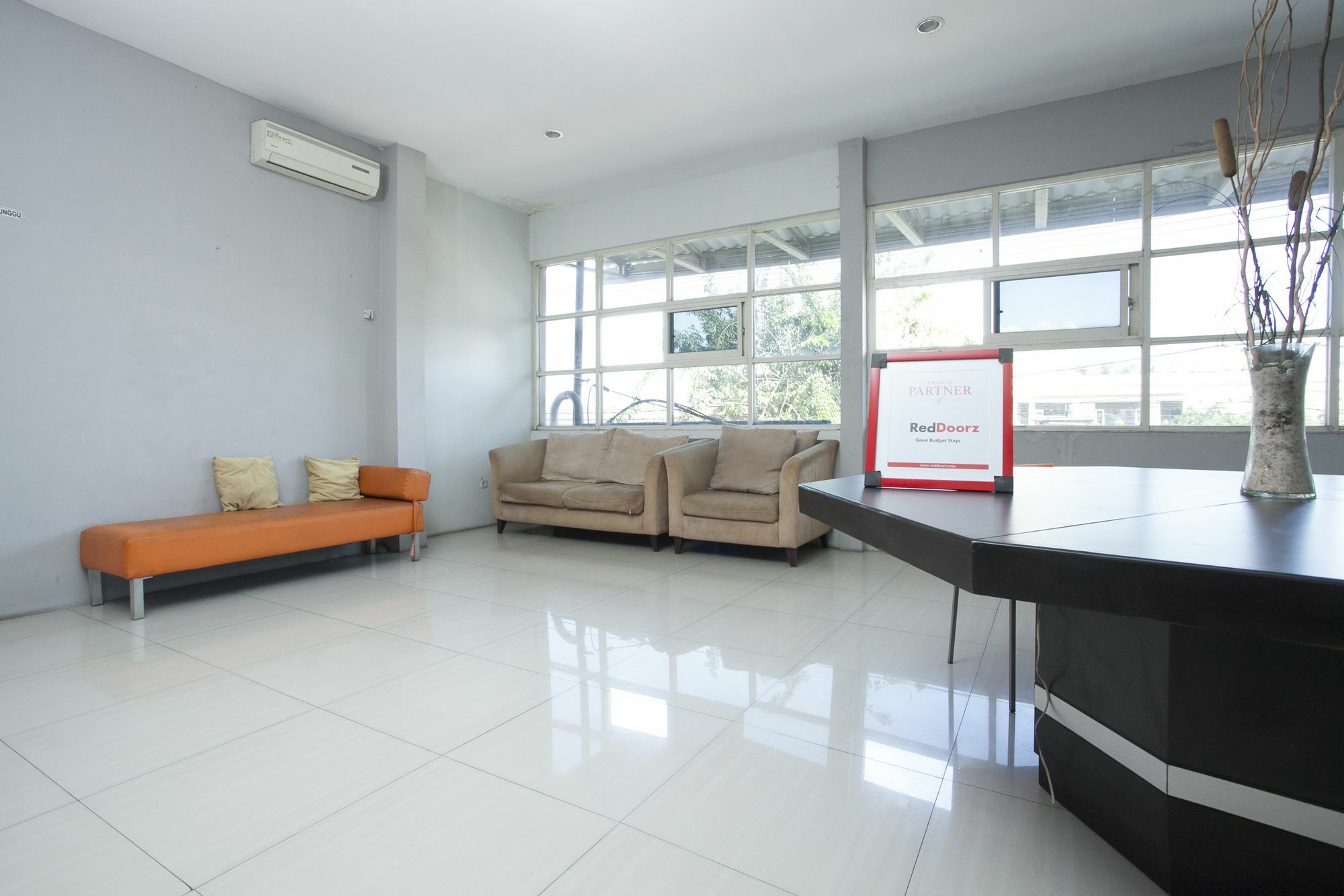 Reddoorz At Siwalankerto Surabaya Hotel Екстериор снимка